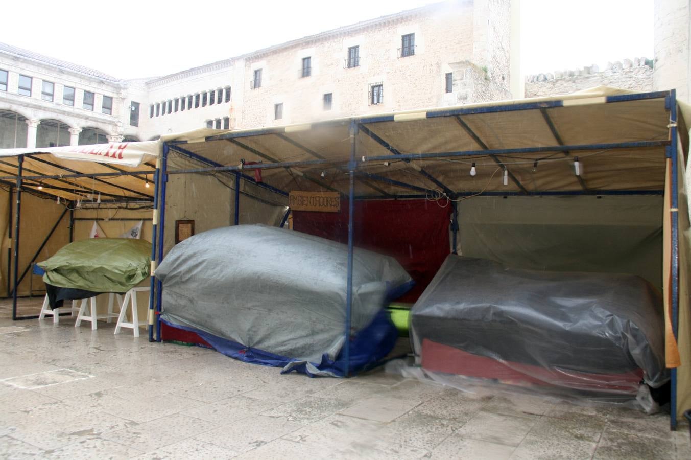 El mal tiempo merma el éxito de la Feria de Cuellar