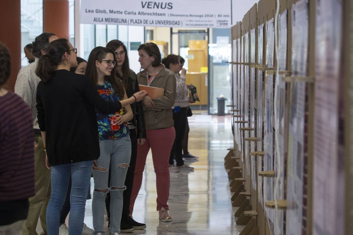 Exposición sobre la influencia hispana en Estados Unidos en la Facultad de Filosofía y Letras