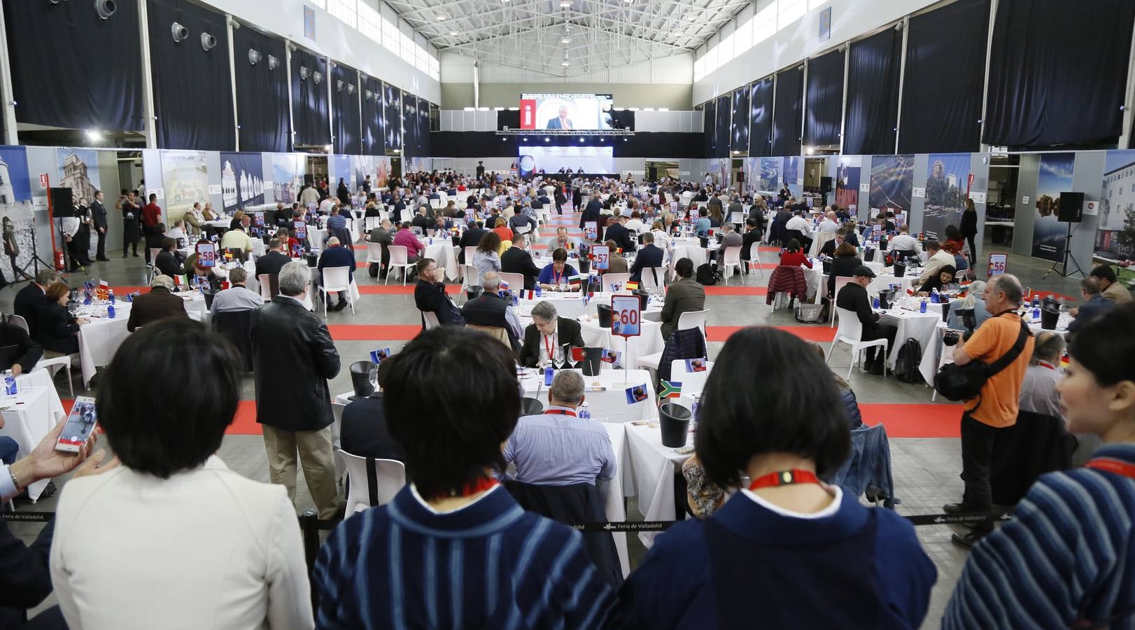 Arrancan en la Feria Internacional de Valladolid las catas a ciegas del Concurso Mundial de Bruselas