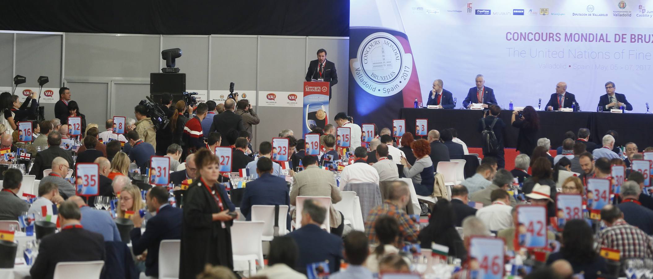 Arrancan en la Feria Internacional de Valladolid las catas a ciegas del Concurso Mundial de Bruselas