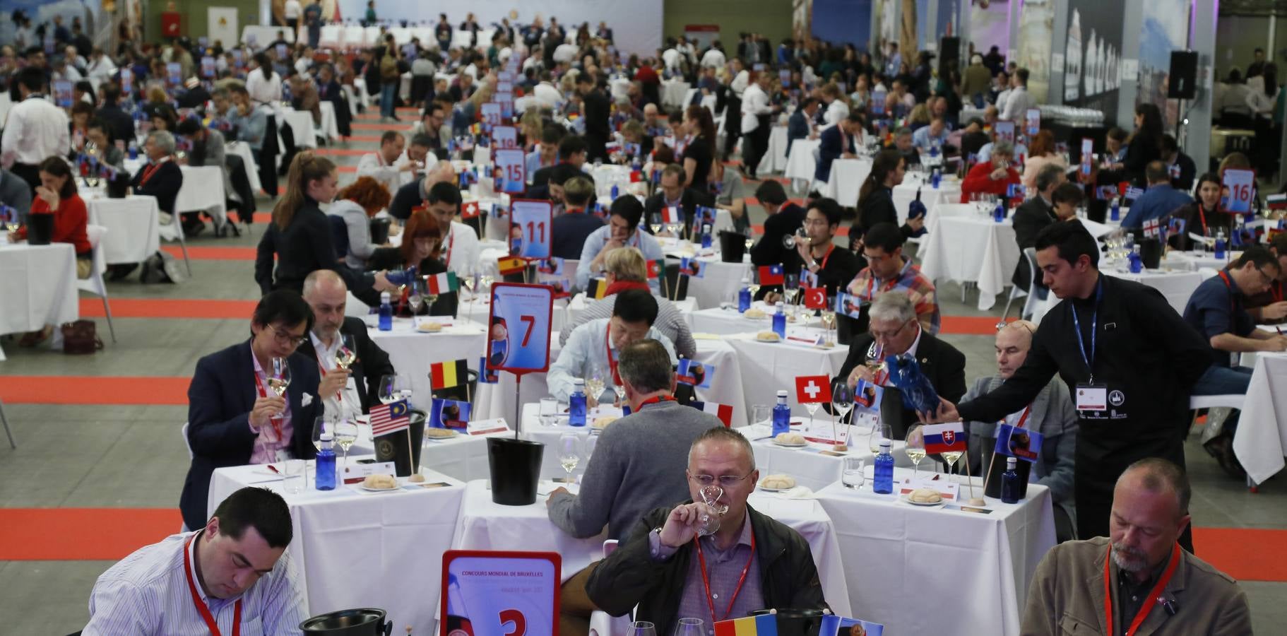Arrancan en la Feria Internacional de Valladolid las catas a ciegas del Concurso Mundial de Bruselas