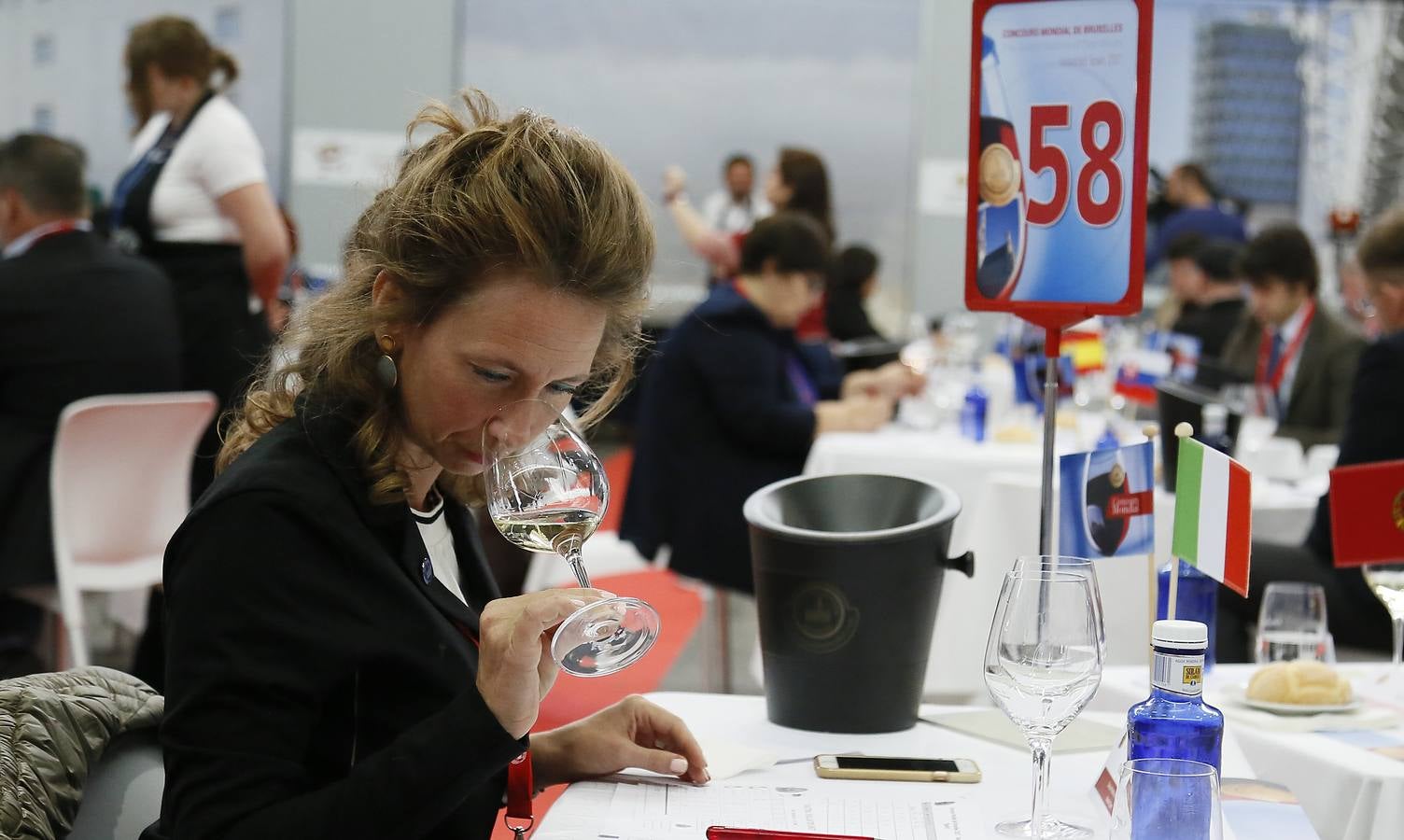 Arrancan en la Feria Internacional de Valladolid las catas a ciegas del Concurso Mundial de Bruselas