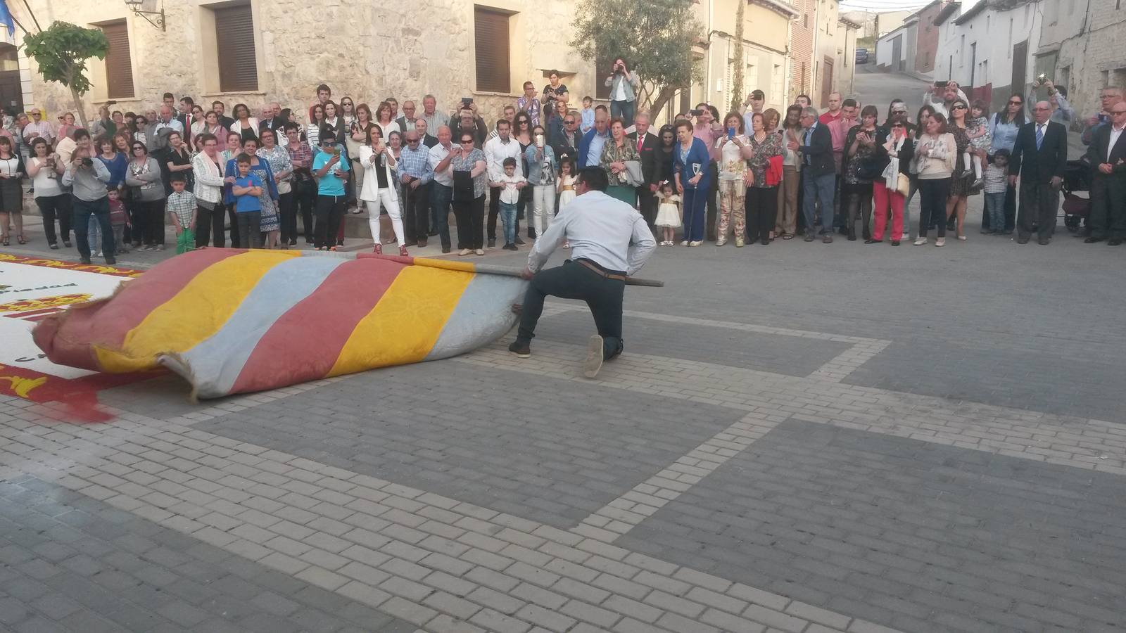 Los vecinos de Castrodeza honran a San Miguel