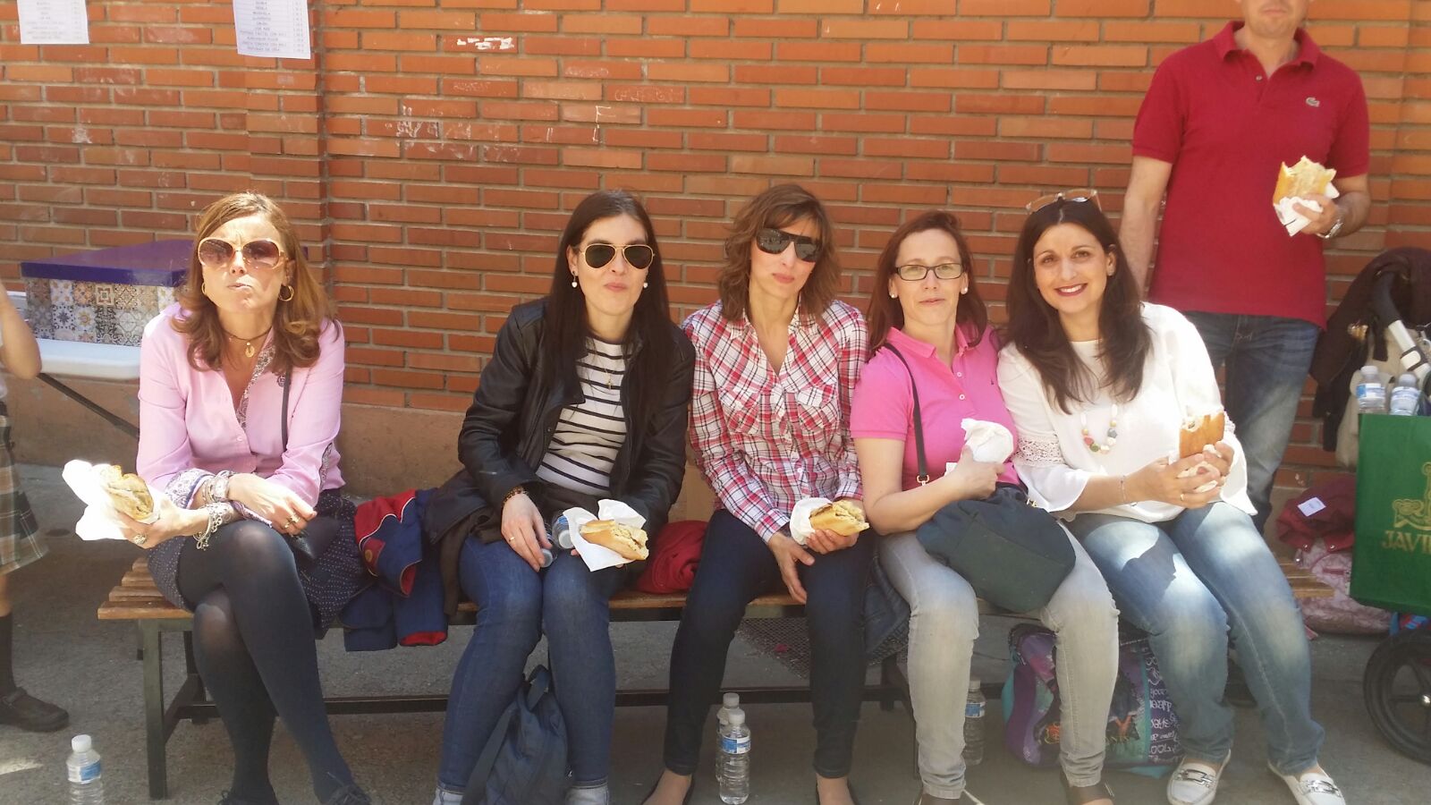 Bocata solidario en el colegio Santa Teresa de Jesús de Valladolid