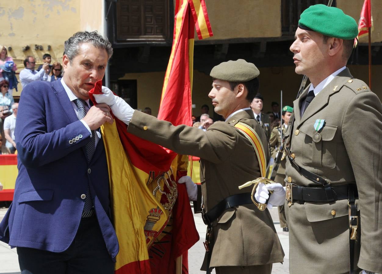 Paredes de Nava rinde honores a las Fuerzas Armadas (1/2)