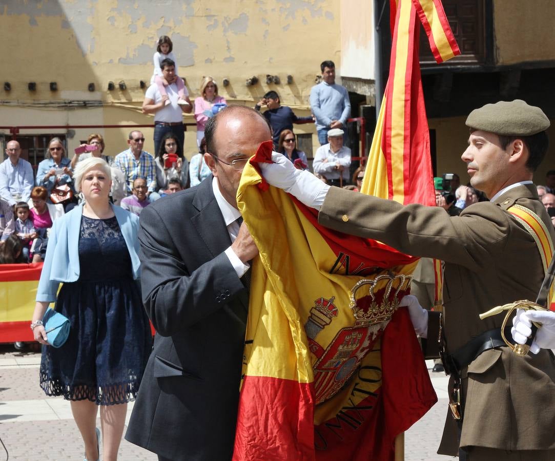 Paredes de Nava rinde honores a las Fuerzas Armadas (1/2)