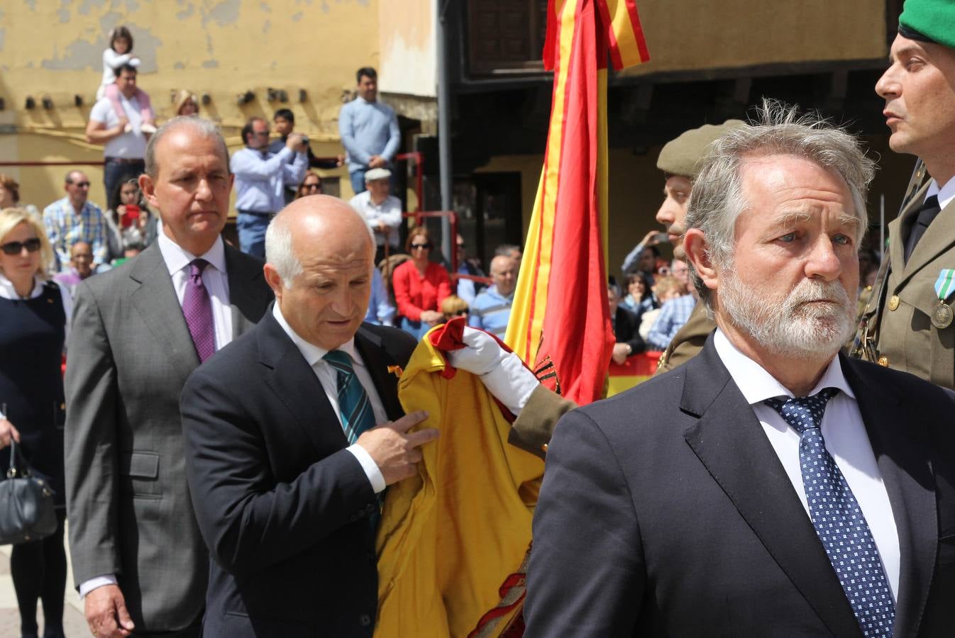 Paredes de Nava rinde honores a las Fuerzas Armadas (2/2)