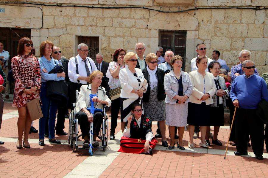 Danzas en Villaviudas en la fiesta de San Isidro
