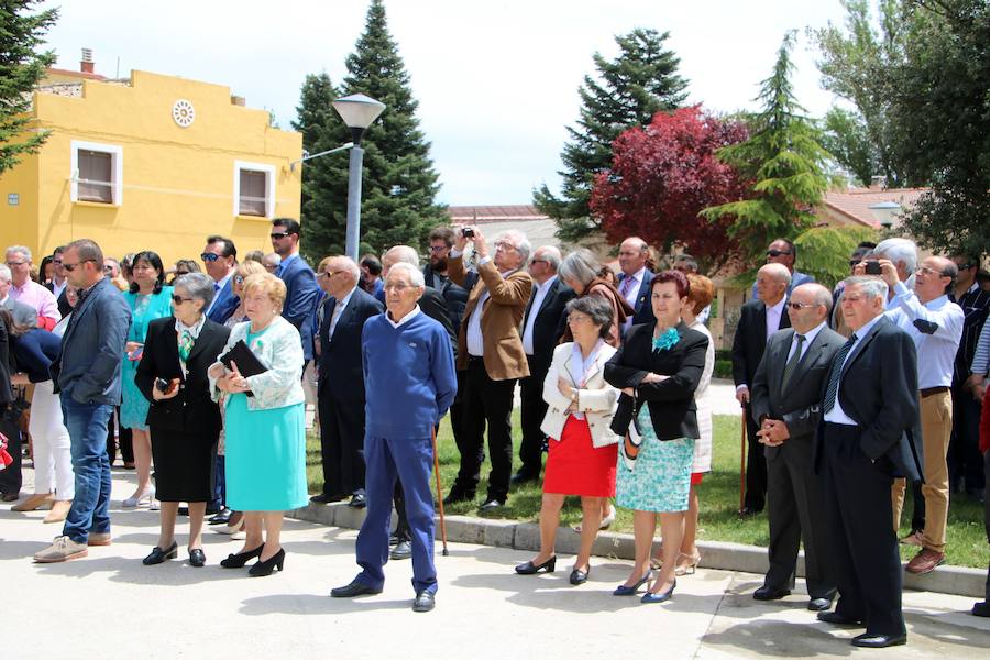 Danzas en Villaviudas en la fiesta de San Isidro