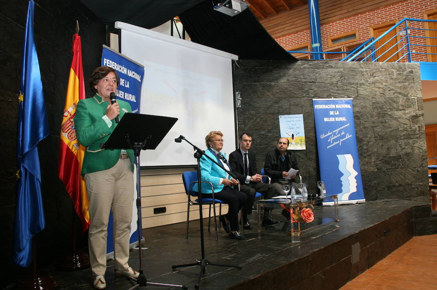 Jornada de la Federación de Mujeres Rurales en Hontalbilla