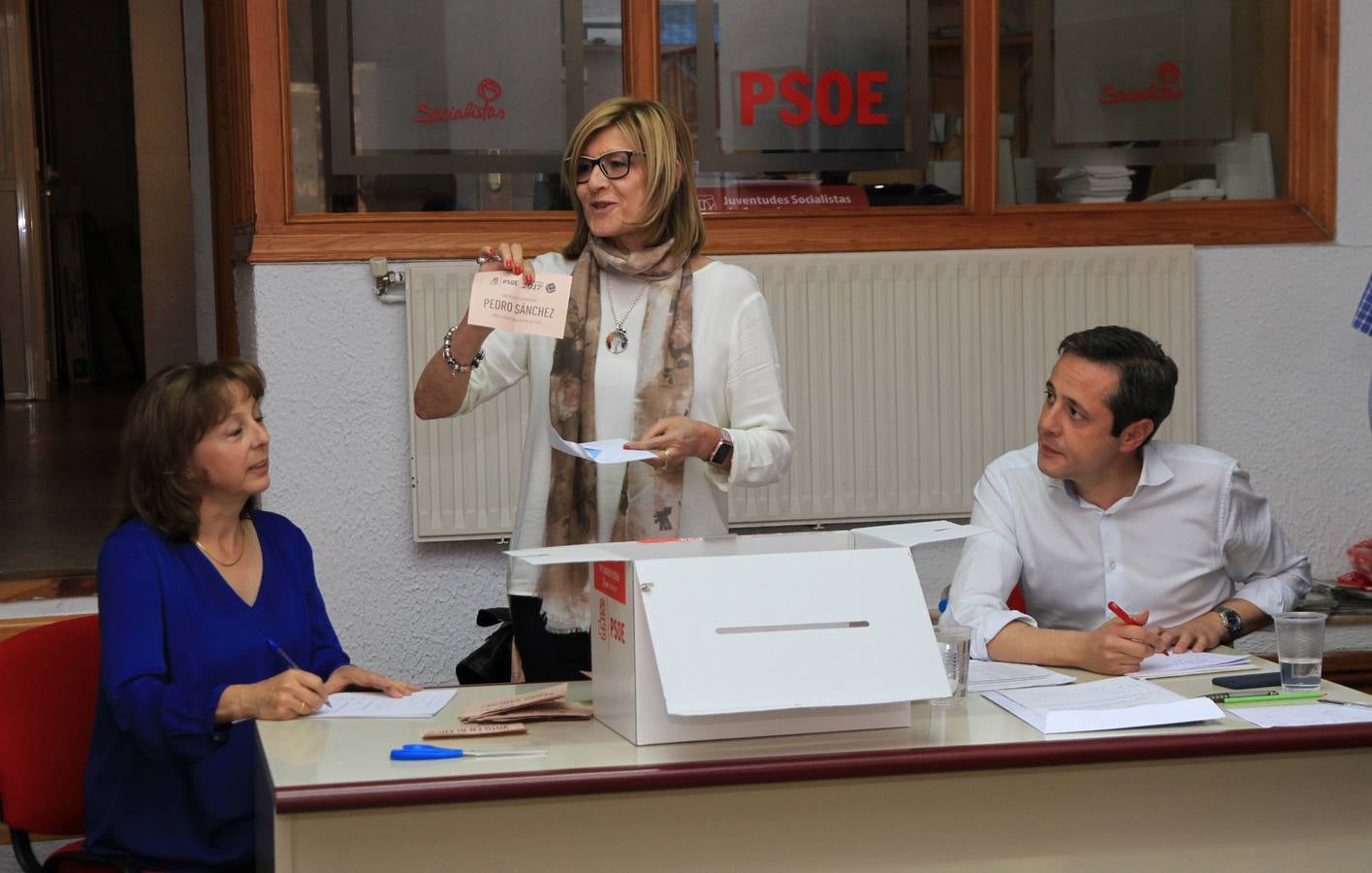 Los afiliados segovianos votan en las primarias del PSOE