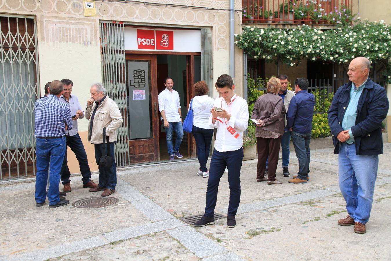 Los afiliados segovianos votan en las primarias del PSOE