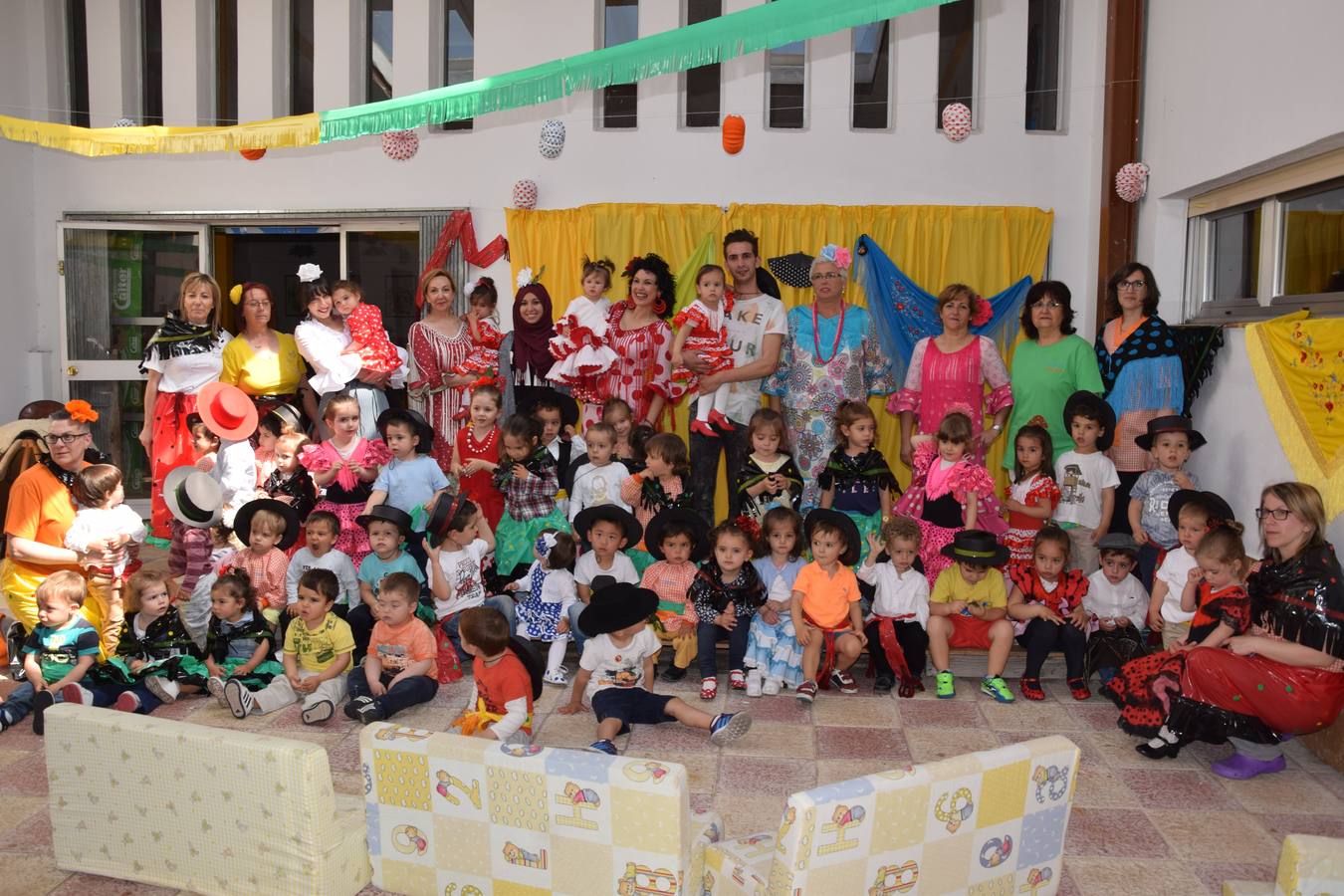 Feria de Abril en la guardería de Guardo (Palencia)