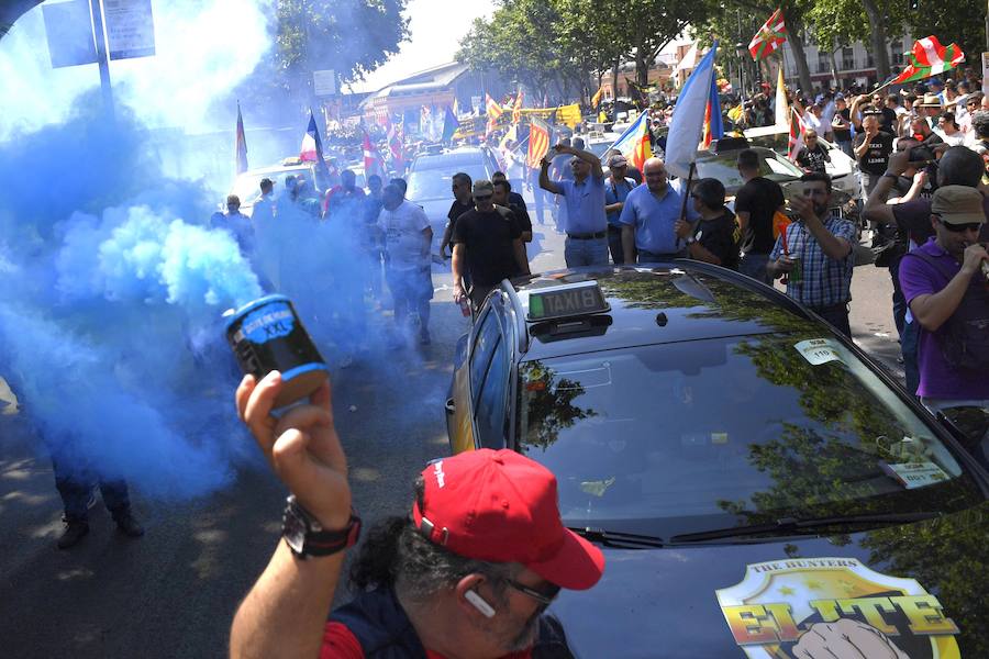 La huelga de los taxistas de toda España, en imágenes