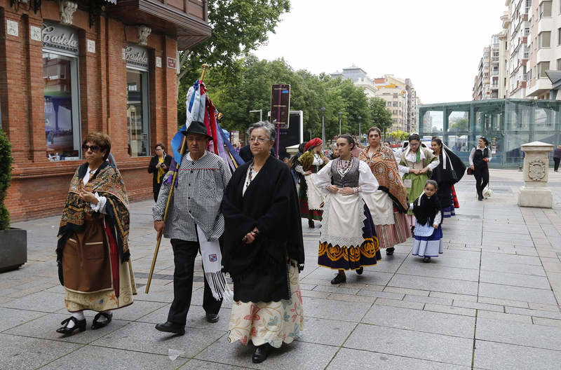 Festival de danzas y paseo por la Calle Mayor