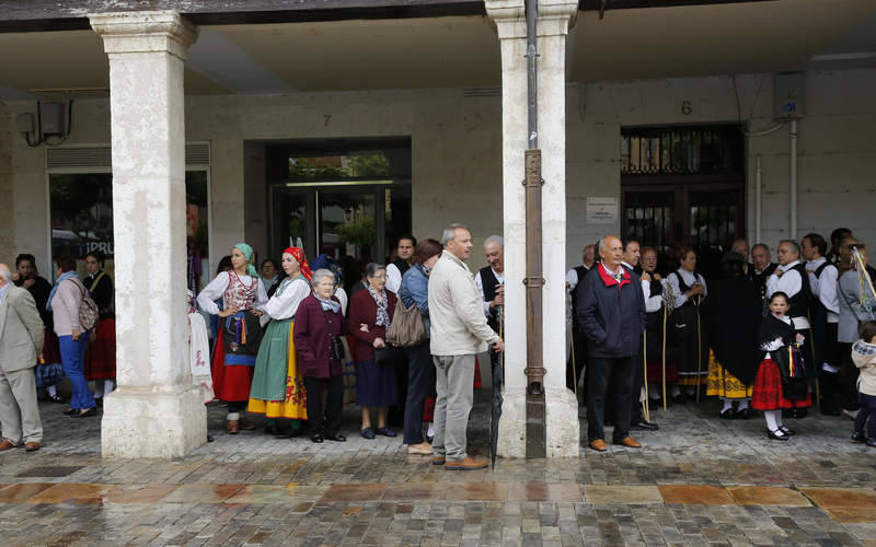 Festival de danzas y paseo por la Calle Mayor