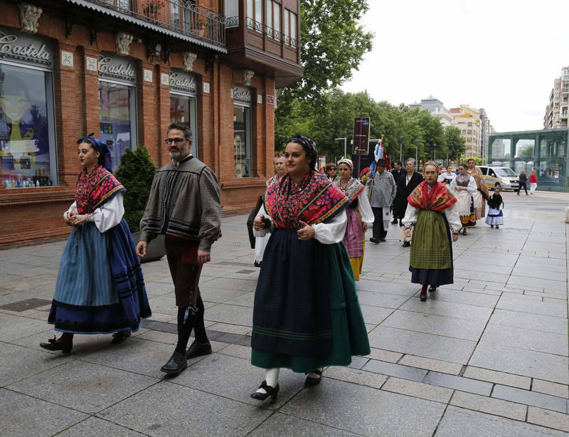 Festival de danzas y paseo por la Calle Mayor