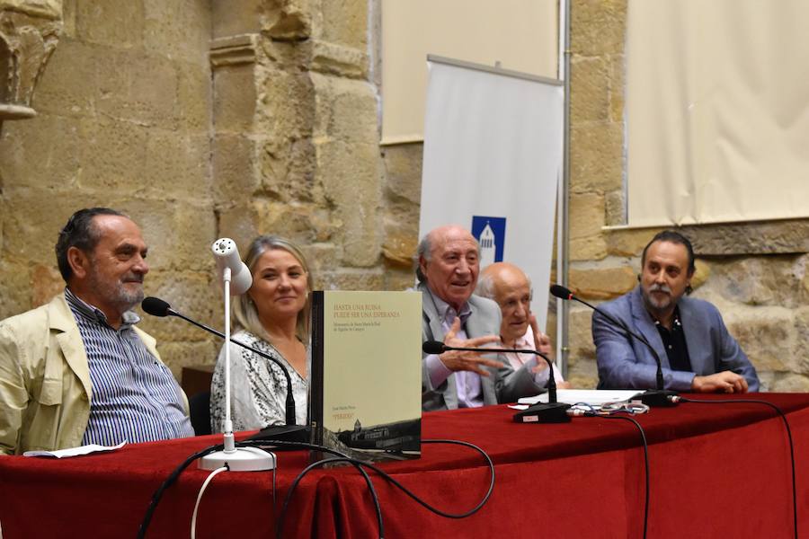 El escritor y arquitecto presenta en Aguilar su último libro, 'Hasta una ruina puede ser una esperanza'