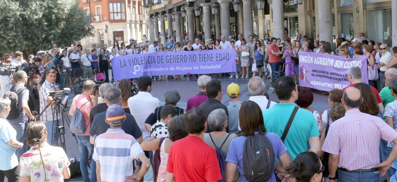 Concentración en Fuente Dorada por la niña de cuatro años que muere maltratada