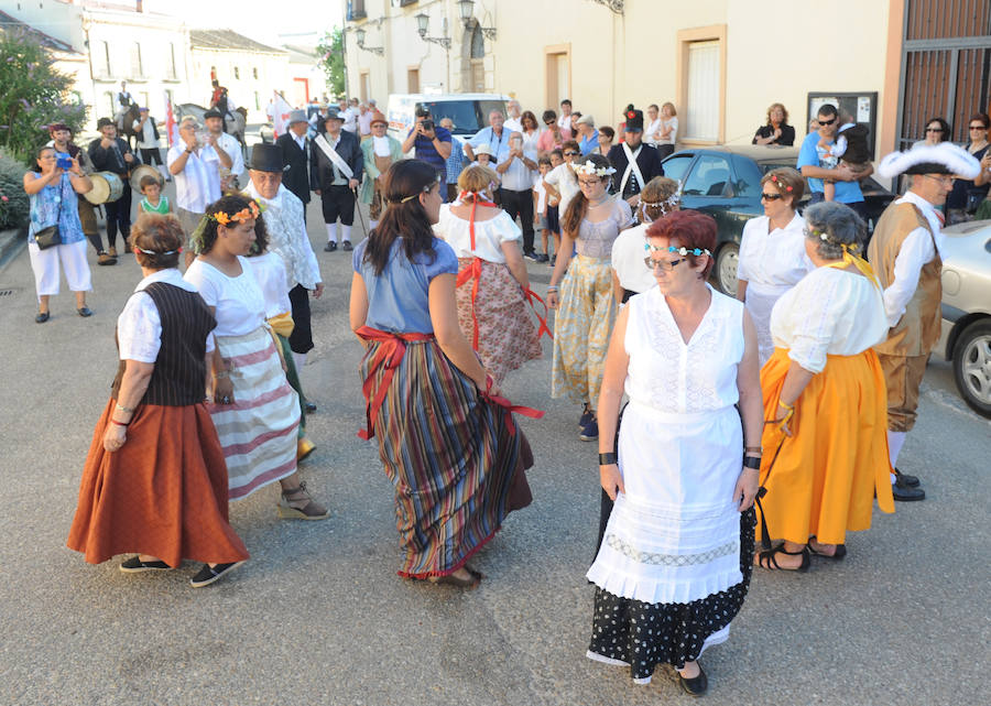 Desfile de la recreación histórica de 1790 en Pozaldez en &#039;El Caño se viste de época&#039;