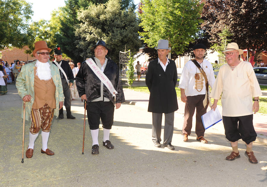 Desfile de la recreación histórica de 1790 en Pozaldez en &#039;El Caño se viste de época&#039;