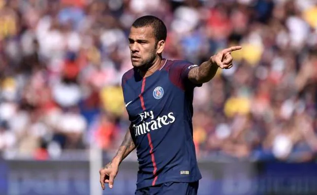 Dani Alves. 