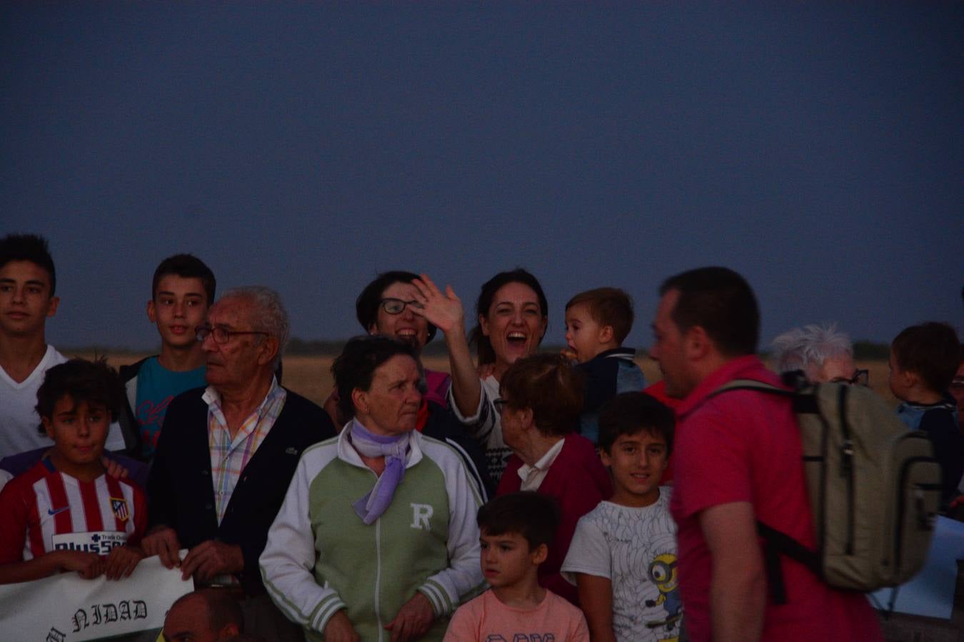 Los pueblos de Castrodeza, Velliza, Villán de Tordesillas y Robladillo se reúnen bajo la luna llena en el páramo de Torozos. 