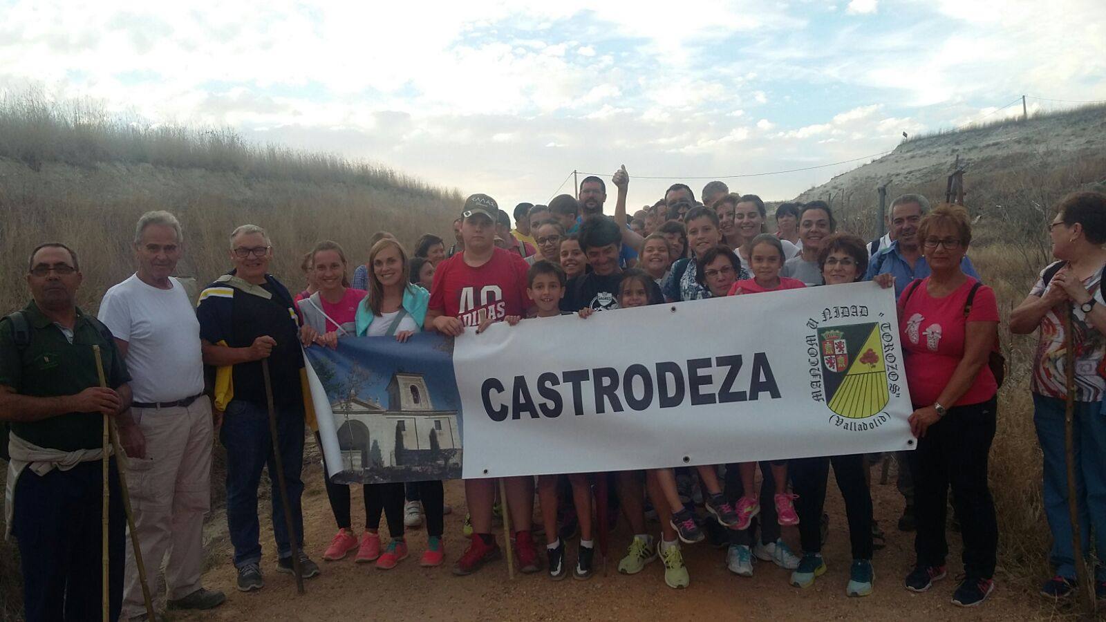 Los pueblos de Castrodeza, Velliza, Villán de Tordesillas y Robladillo se reúnen bajo la luna llena en el páramo de Torozos. 