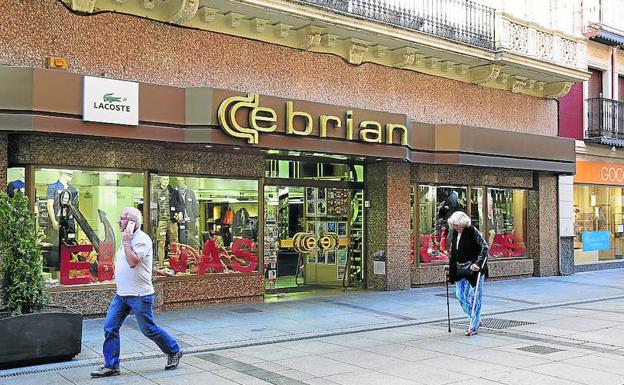 Fachada de la tienda de Pañerías Cebrián.