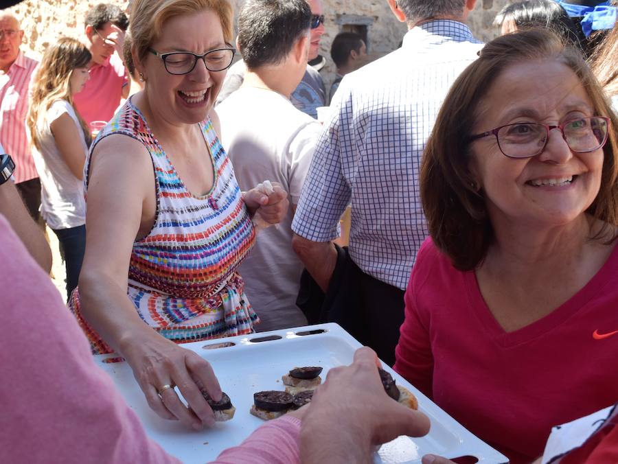 La localidad palentina celebró la fiesta de su patrón, San Lorenzo con un gran recorrido por las calles