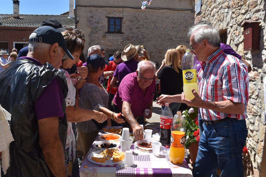 La localidad palentina celebró la fiesta de su patrón, San Lorenzo con un gran recorrido por las calles