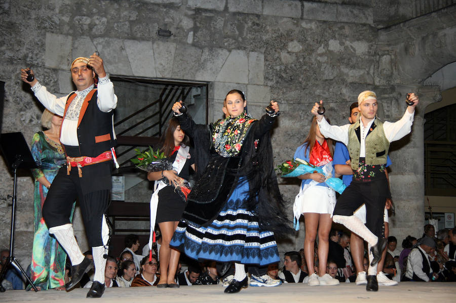Jotas y presentación de la corregidora de Cuéllar