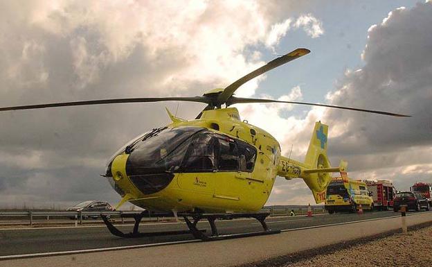 Helicóptero medicalizado como el que ha trasladado al herido a Valladolid. 