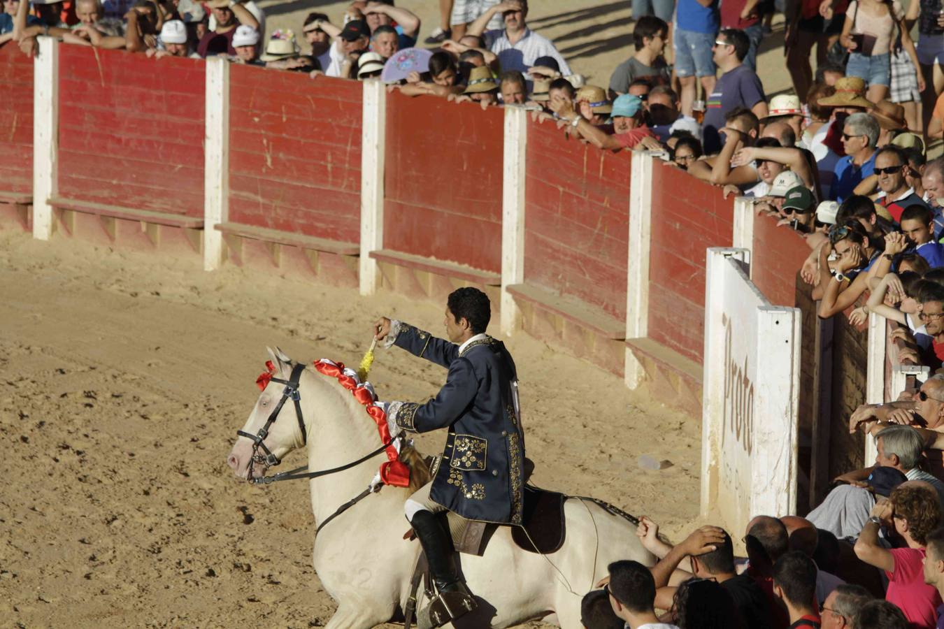 Hicieron el paseíllo los caballeros Paulo Jorge Santos y Sergio Domínguez