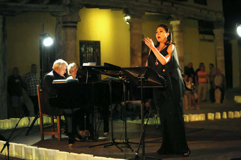 Montserrat Martí Caballé, Antonio López Serrano y Luis Santana