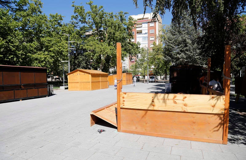 Comienza la instalación de las casetas de la Feria de Día de Palencia
