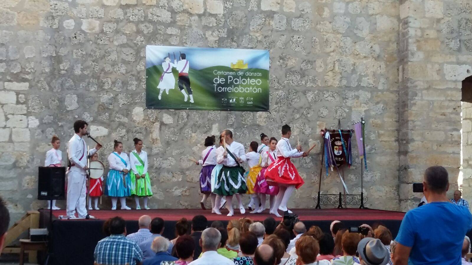 XI Certamen de danzas de paloteo en Torrelobatón