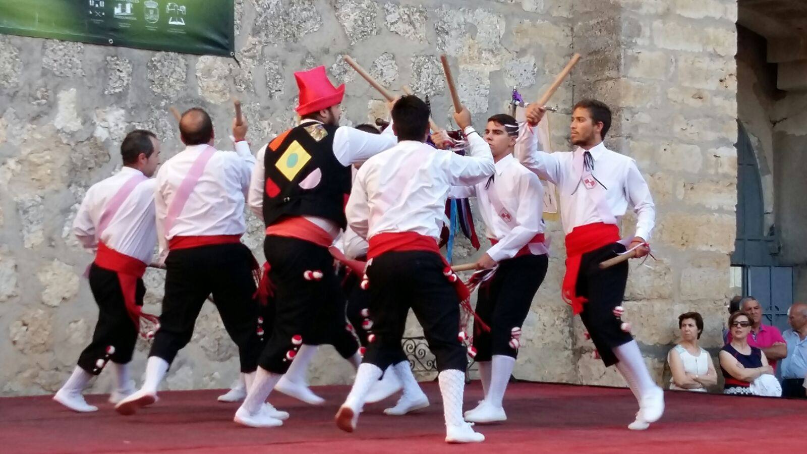 XI Certamen de danzas de paloteo en Torrelobatón