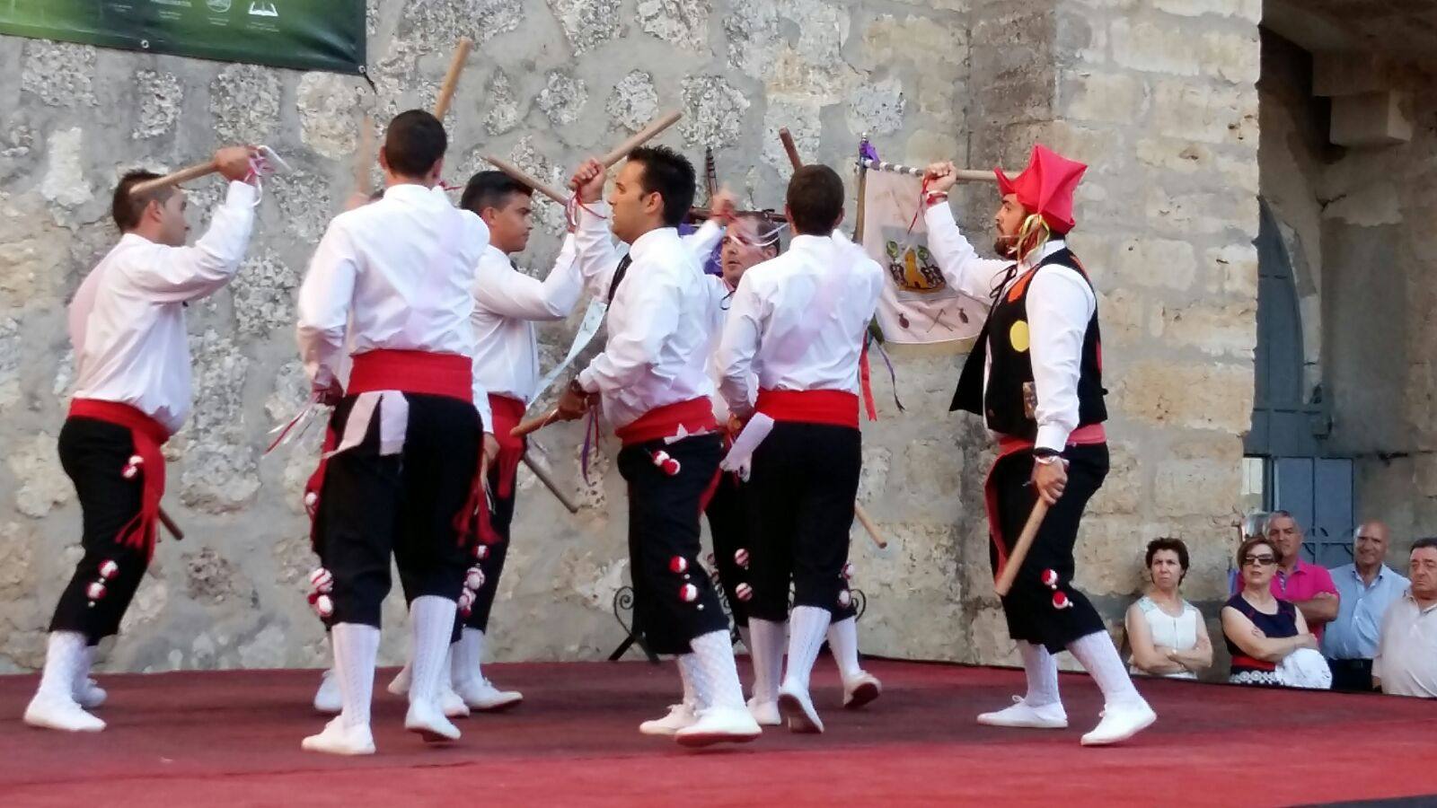 XI Certamen de danzas de paloteo en Torrelobatón