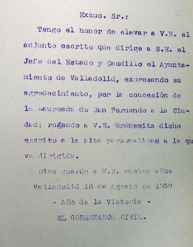 Carta del gobernador civil notificando al ministro de la Gobernación el agradecimiento del alcalde por la concesión de la Cruz Laureada