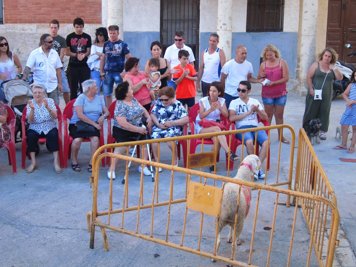 Todas las pujas se llevaron a cabo en pesetas y la recaudación se destinará a la conservación y mantenimiento del santuario