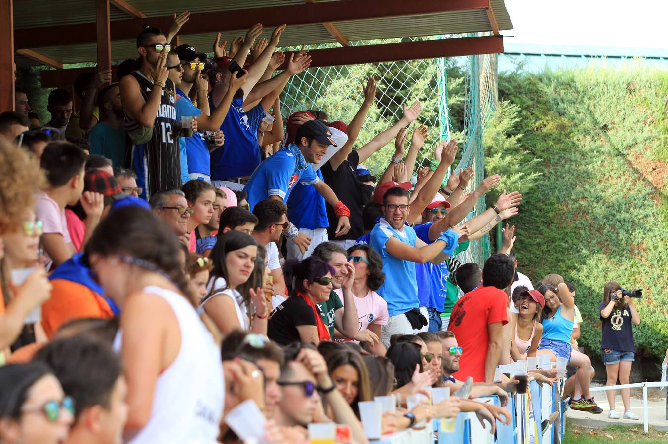 El encuentro estuvo marcado por el doble homenaje que ambos clubes rindieron a José María Martín 'Caramelo' y Nicolás Álvaro 'Cañero'