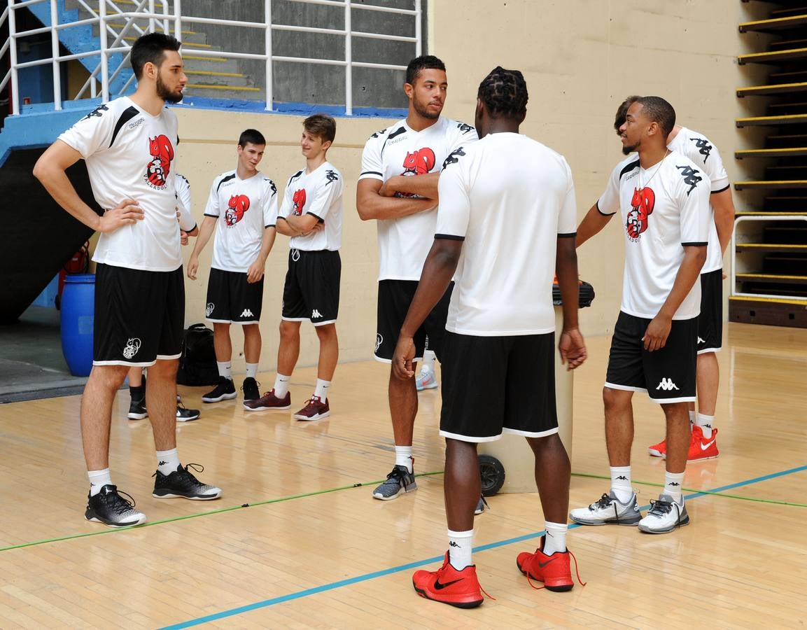 Las 'ardillas' se han vestido de corto para iniciar la pretemporada