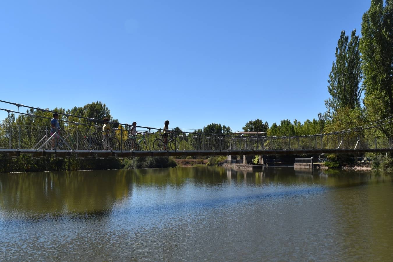 La propuesta se ha tenido que limitar al barco Marqués de la Ensenada, de Herrera de Pisuerga, debido al escaso caudal en Villaumbrales