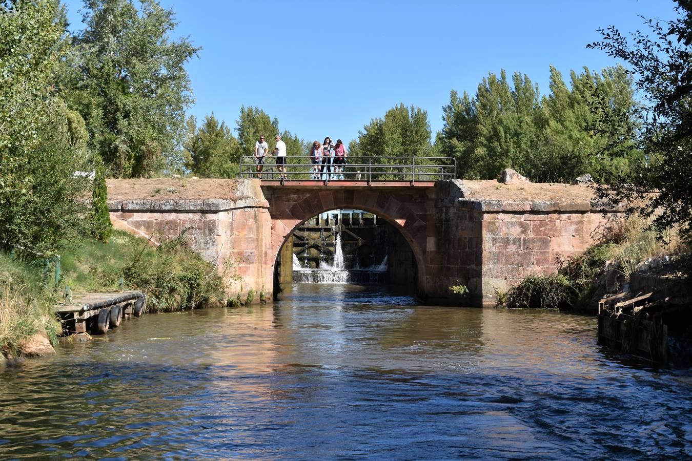 La propuesta se ha tenido que limitar al barco Marqués de la Ensenada, de Herrera de Pisuerga, debido al escaso caudal en Villaumbrales