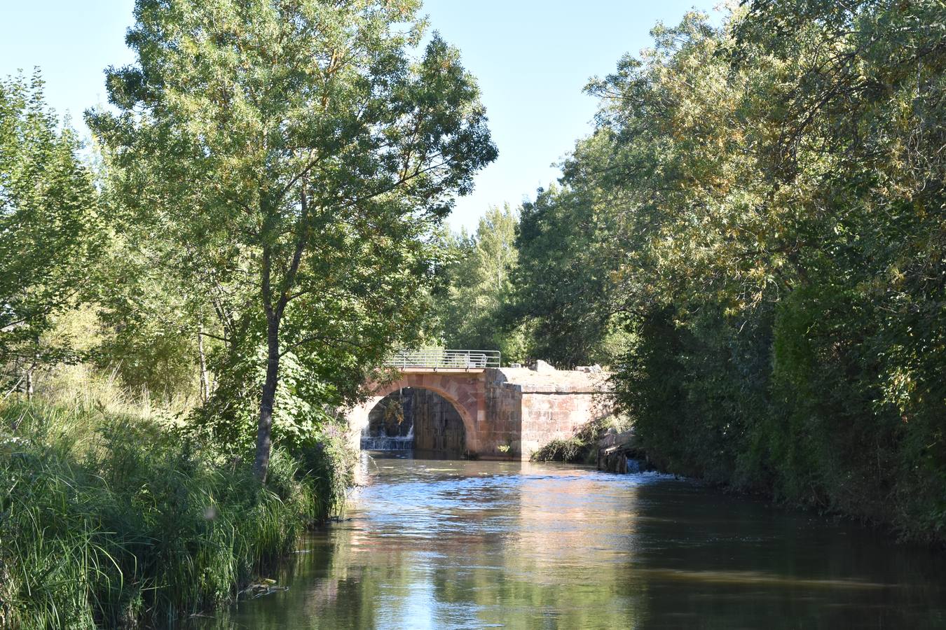 La propuesta se ha tenido que limitar al barco Marqués de la Ensenada, de Herrera de Pisuerga, debido al escaso caudal en Villaumbrales