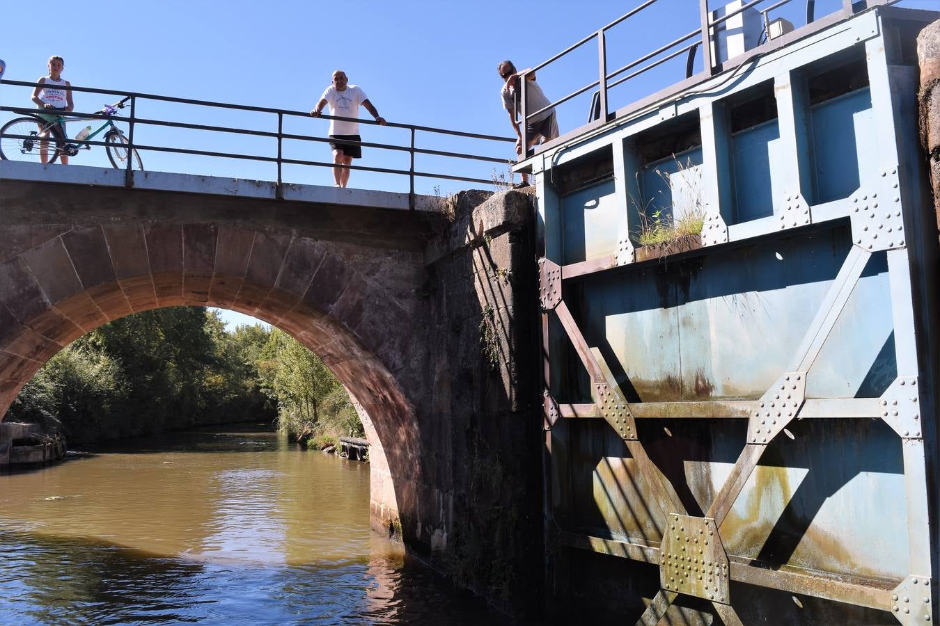 La propuesta se ha tenido que limitar al barco Marqués de la Ensenada, de Herrera de Pisuerga, debido al escaso caudal en Villaumbrales