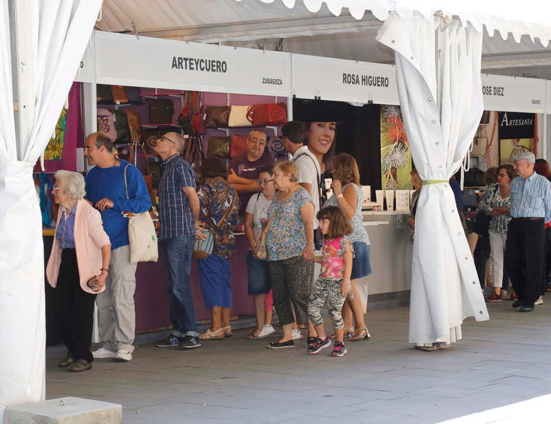28 firmas de toda España participan en la feria instalada en el parque del Salón