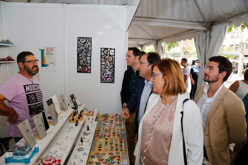 28 firmas de toda España participan en la feria instalada en el parque del Salón