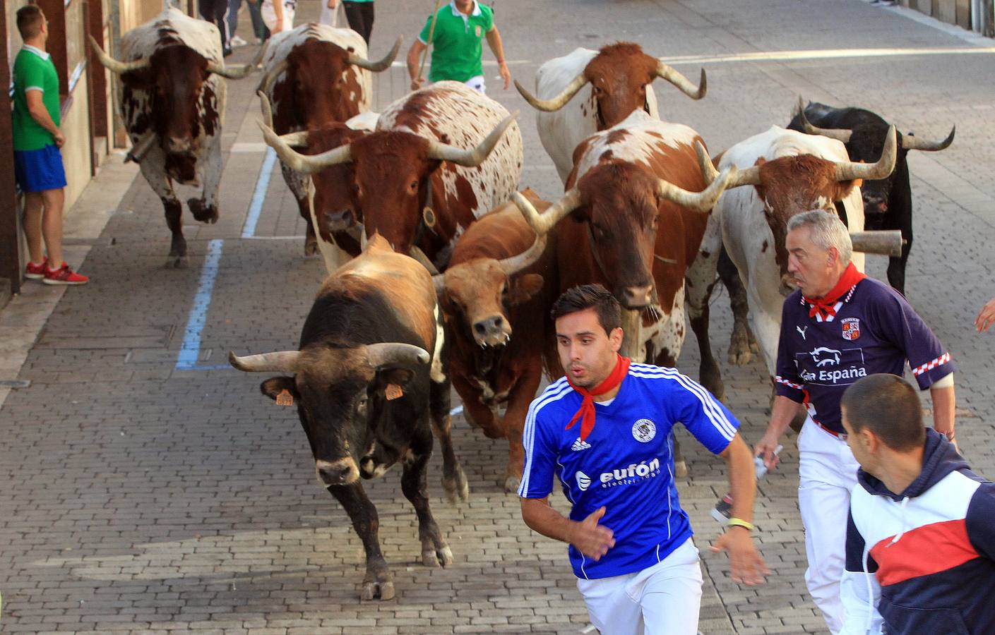 Hoy vecinos y visitantes pudieron disfrutar de una carrera completa y modélica, que resultó limpia y vibrante de principio a fin